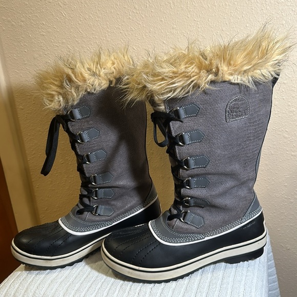 Sorel snow boots size 8.5 - Picture 2 of 8